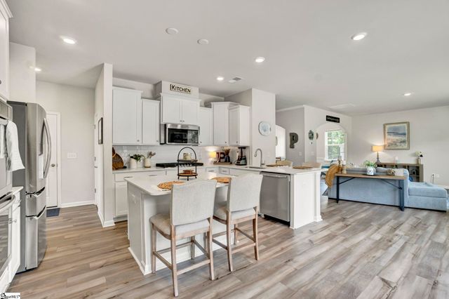 101 Penrose Circle, Central, SC 29630