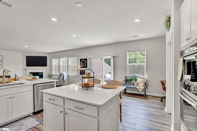 101 Penrose Circle, Central, SC 29630