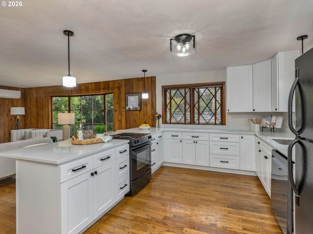 4585 Sw Poplar Ln, Portland, OR 97225