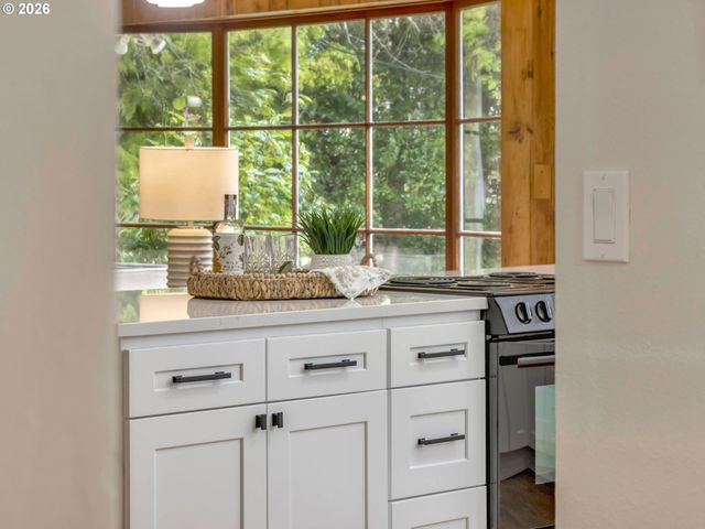 4585 Sw Poplar Ln, Portland, OR 97225