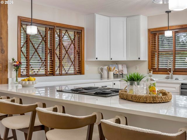 4585 Sw Poplar Ln, Portland, OR 97225