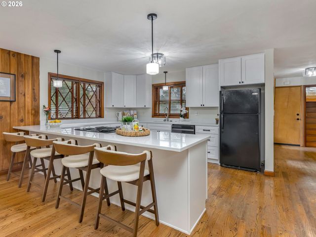 4585 Sw Poplar Ln, Portland, OR 97225