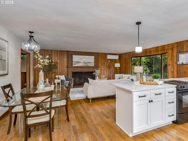 4585 Sw Poplar Ln, Portland, OR 97225