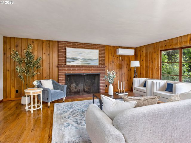 4585 Sw Poplar Ln, Portland, OR 97225