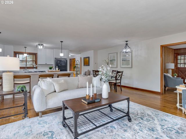 4585 Sw Poplar Ln, Portland, OR 97225