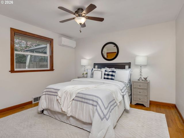 4585 Sw Poplar Ln, Portland, OR 97225