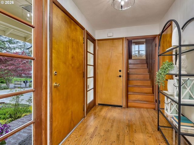 4585 Sw Poplar Ln, Portland, OR 97225