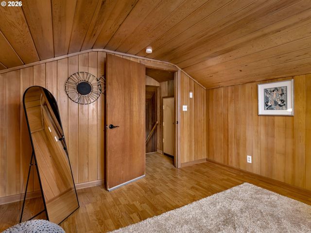 4585 Sw Poplar Ln, Portland, OR 97225