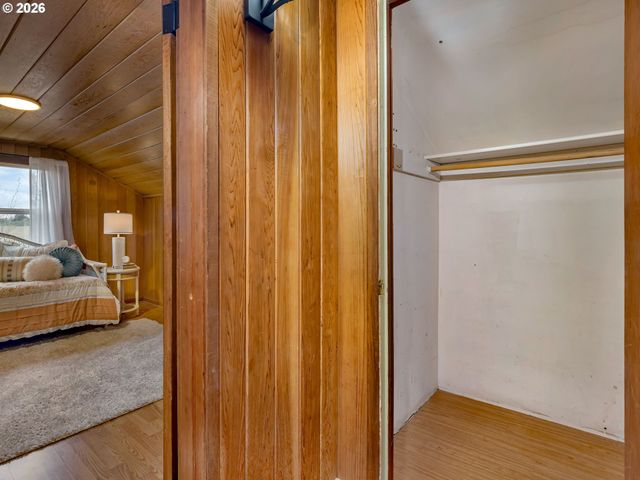 4585 Sw Poplar Ln, Portland, OR 97225