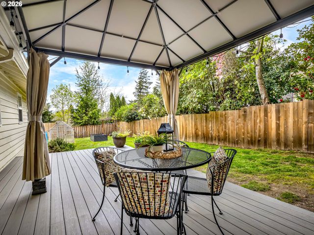 4585 Sw Poplar Ln, Portland, OR 97225