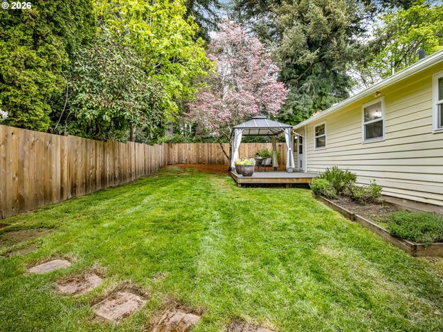 4585 Sw Poplar Ln, Portland, OR 97225