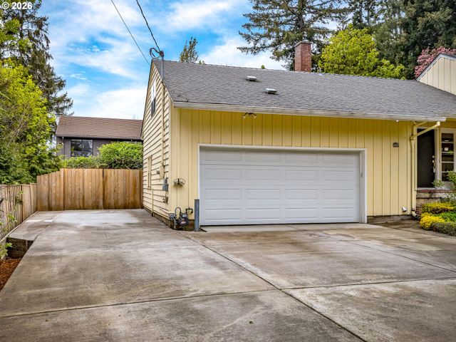 4585 Sw Poplar Ln, Portland, OR 97225