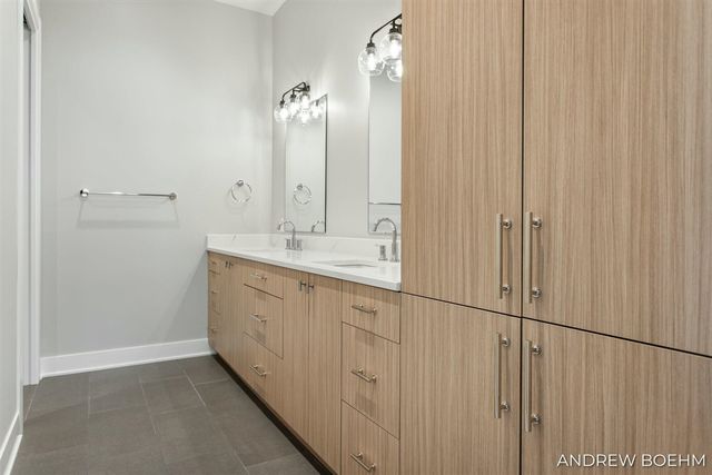 159 S River Avenue 502, Holland, MI 49423