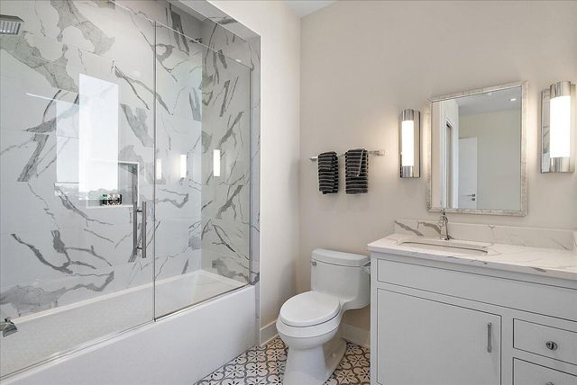 159 S River Avenue 502, Holland, MI 49423