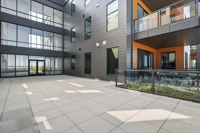 159 S River Avenue 502, Holland, MI 49423