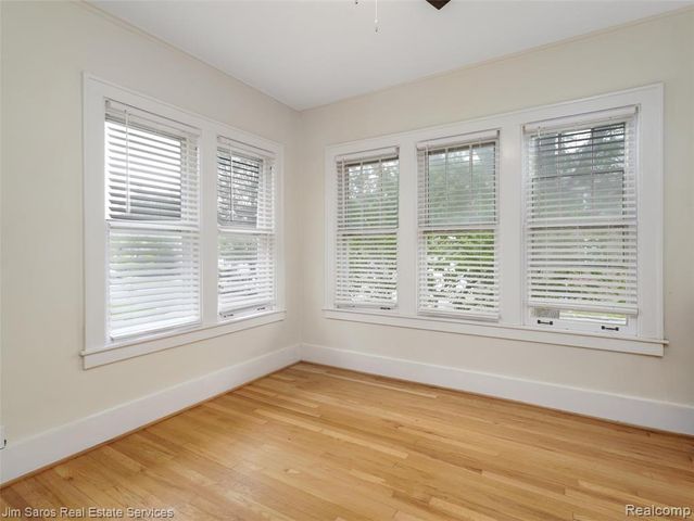 1102 Beaconsfield Avenue, Grosse Pointe, MI 48230
