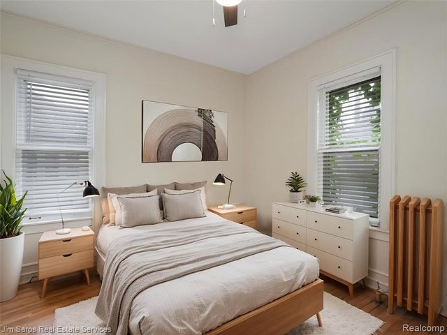 1102 Beaconsfield Avenue, Grosse Pointe, MI 48230