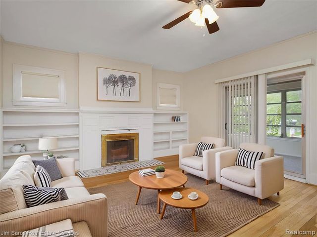1102 Beaconsfield Avenue, Grosse Pointe, MI 48230