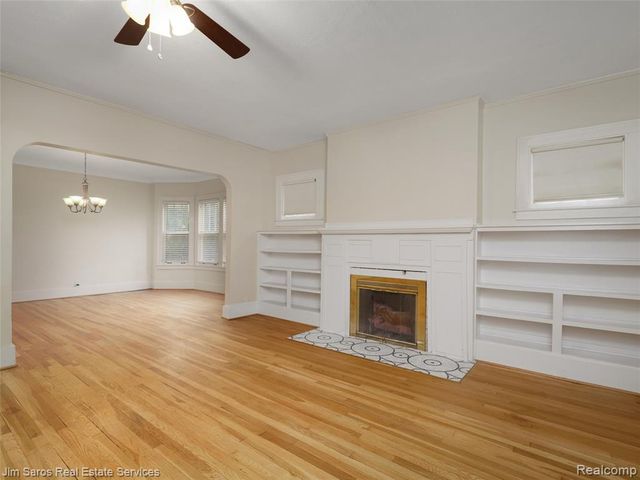 1102 Beaconsfield Avenue, Grosse Pointe, MI 48230