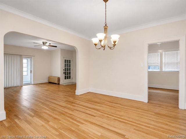 1102 Beaconsfield Avenue, Grosse Pointe, MI 48230