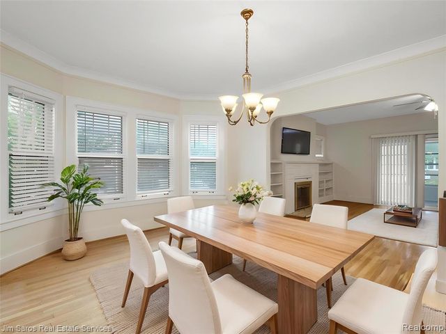 1102 Beaconsfield Avenue, Grosse Pointe, MI 48230