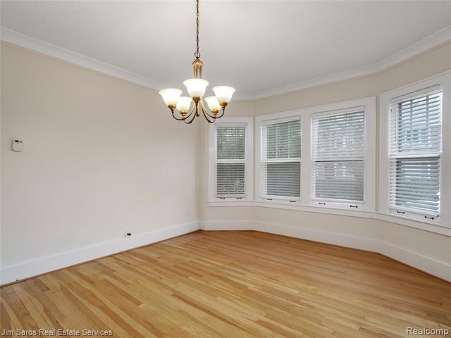 1102 Beaconsfield Avenue, Grosse Pointe, MI 48230