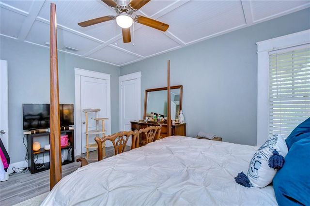 902 W COLUMBUS DRIVE, Tampa, FL 33602