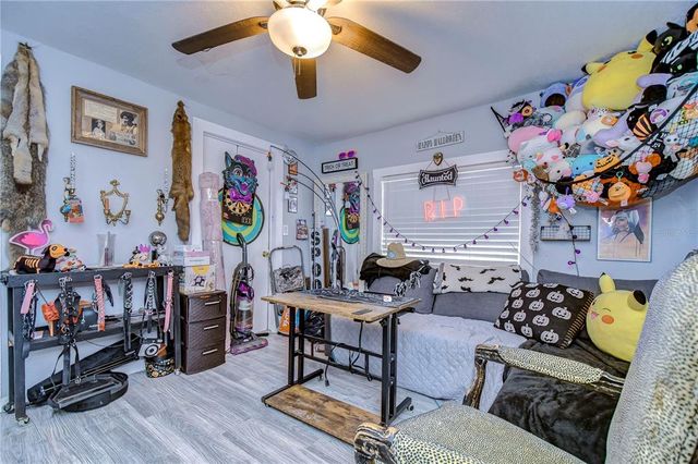 902 W COLUMBUS DRIVE, Tampa, FL 33602