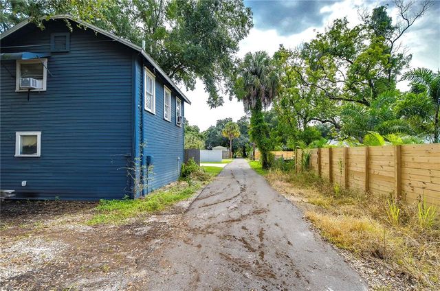 902 W COLUMBUS DRIVE, Tampa, FL 33602