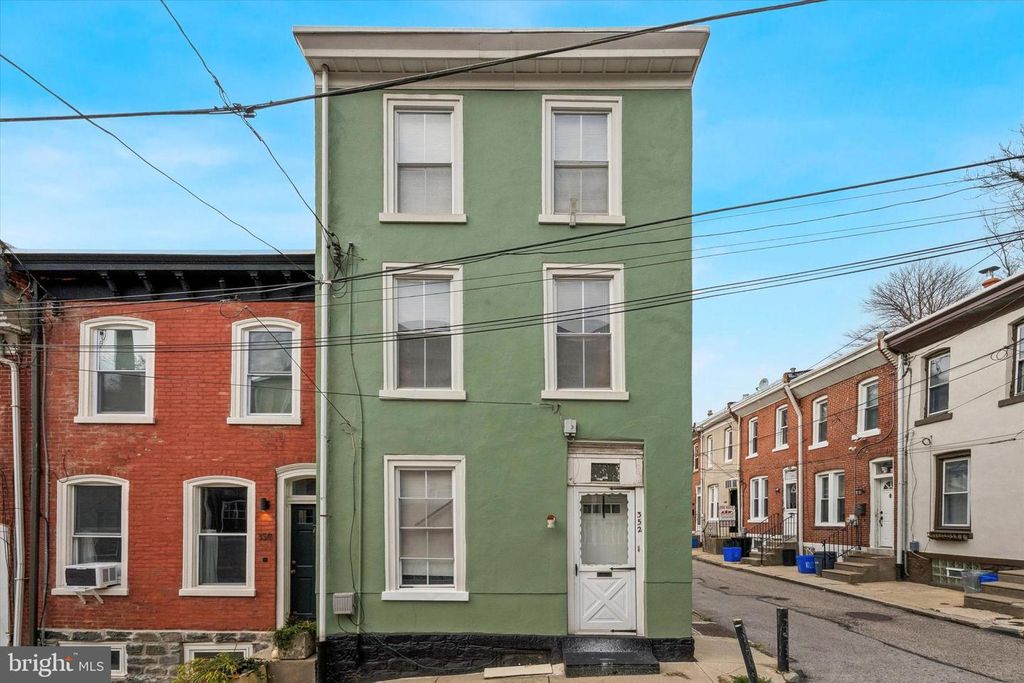 352 CARSON ST, Philadelphia, PA 19128