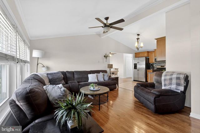 525 N COLES AVE, Maple Shade, NJ 08052