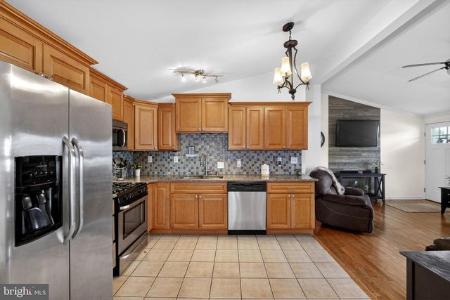 525 N COLES AVE, Maple Shade, NJ 08052