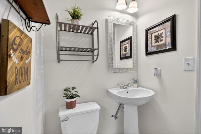 525 N COLES AVE, Maple Shade, NJ 08052