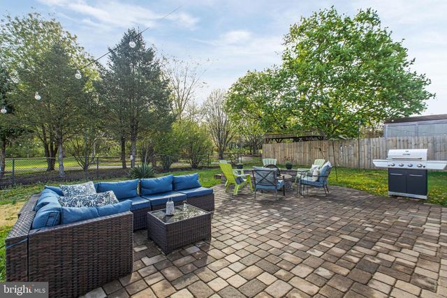 525 N COLES AVE, Maple Shade, NJ 08052