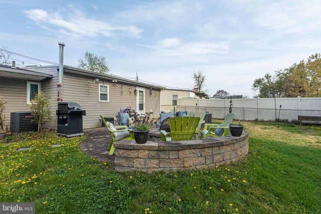 525 N COLES AVE, Maple Shade, NJ 08052