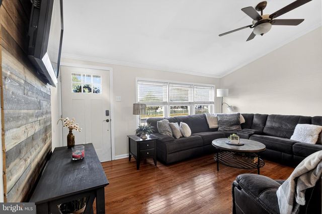 525 N COLES AVE, Maple Shade, NJ 08052