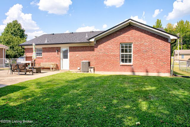 181 Bally Castle Ct, Louisville, KY 40229