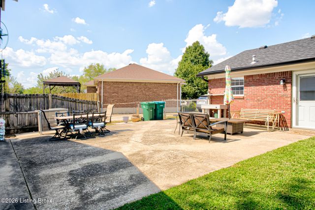 181 Bally Castle Ct, Louisville, KY 40229