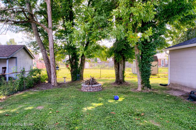 181 Bally Castle Ct, Louisville, KY 40229