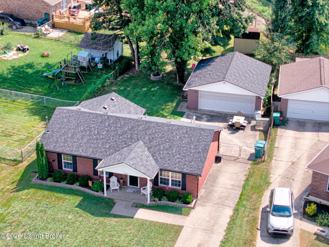181 Bally Castle Ct, Louisville, KY 40229