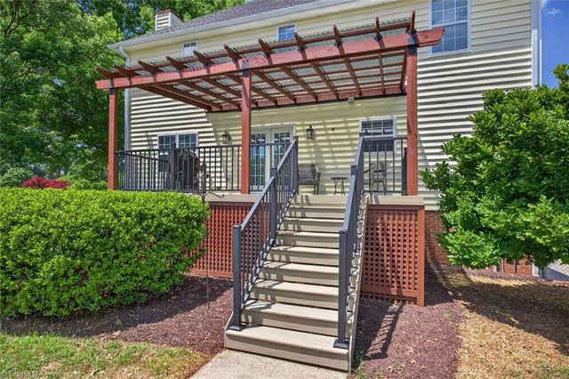 252 Country Circle, Advance, NC 27006
