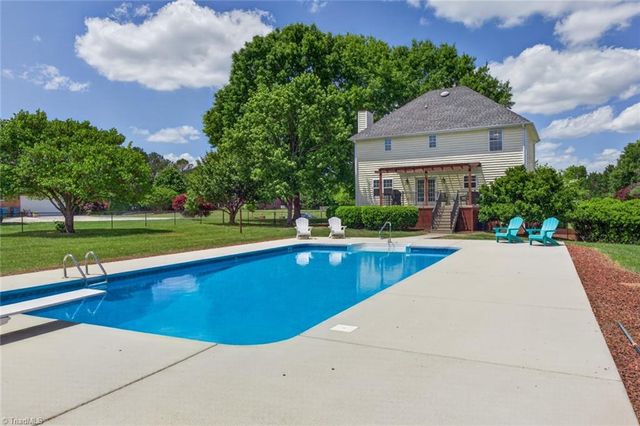 252 Country Circle, Advance, NC 27006