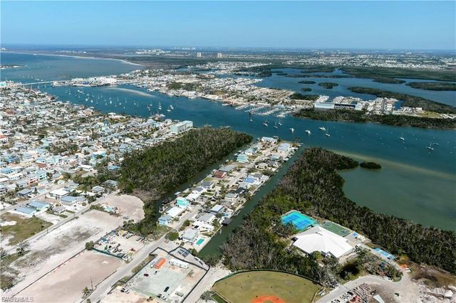 175 Tropical Shores WAY 177, Fort Myers Beach, FL 33931