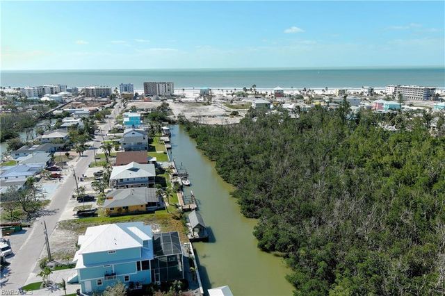 175 Tropical Shores WAY 177, Fort Myers Beach, FL 33931