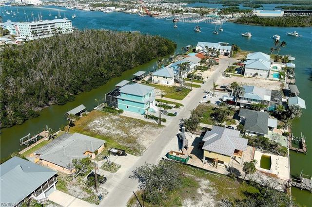 175 Tropical Shores WAY 177, Fort Myers Beach, FL 33931