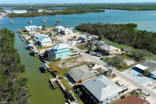 175 Tropical Shores WAY 177, Fort Myers Beach, FL 33931