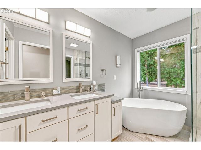 2619 Ne CHARLOIS Dr, Hillsboro, OR 97124
