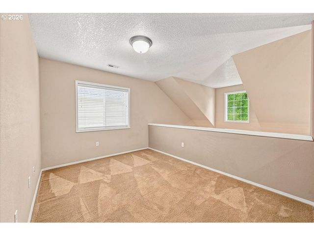 2619 Ne CHARLOIS Dr, Hillsboro, OR 97124