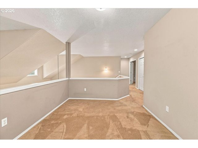 2619 Ne CHARLOIS Dr, Hillsboro, OR 97124