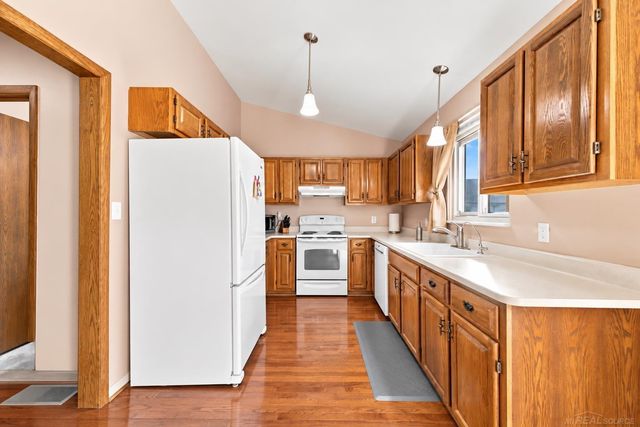 15880 N Magnolia Drive, Clinton Township, MI 48038